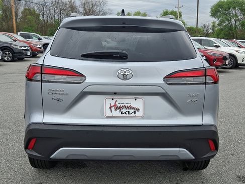 Used 2025 Toyota Corolla Cross XLE AWD/4WD image 5