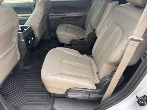 Used 2019 Ford Expedition Limited w/ Equipment Group 301A RWD image 10