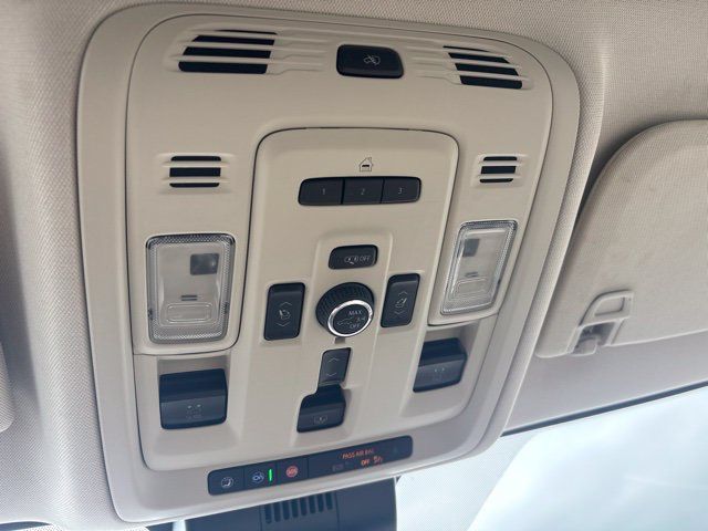 Used 2023 GMC Yukon Denali w/ Advanced Technology Package AWD/4WD image 42
