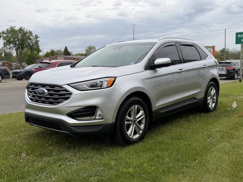 Used 2019 Ford Edge SEL w/ Equipment Group 201A AWD/4WD image 4