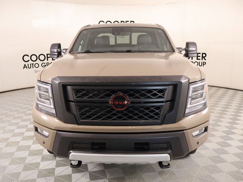Used 2023 Nissan Titan PRO-4X w/ Pro-4x Convenience Package image 10