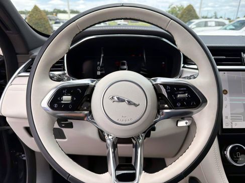 Used 2026 Jaguar F-PACE R-Dynamic S AWD/4WD image 27