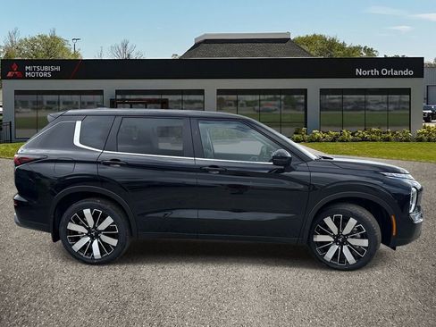 New 2026 Mitsubishi Outlander SE FWD image 6
