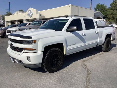 Used 2018 Chevrolet Silverado 1500 LT w/ All Star Edition AWD/4WD image 2
