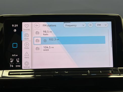 Used 2024 Volkswagen Atlas SE AWD/4WD image 14
