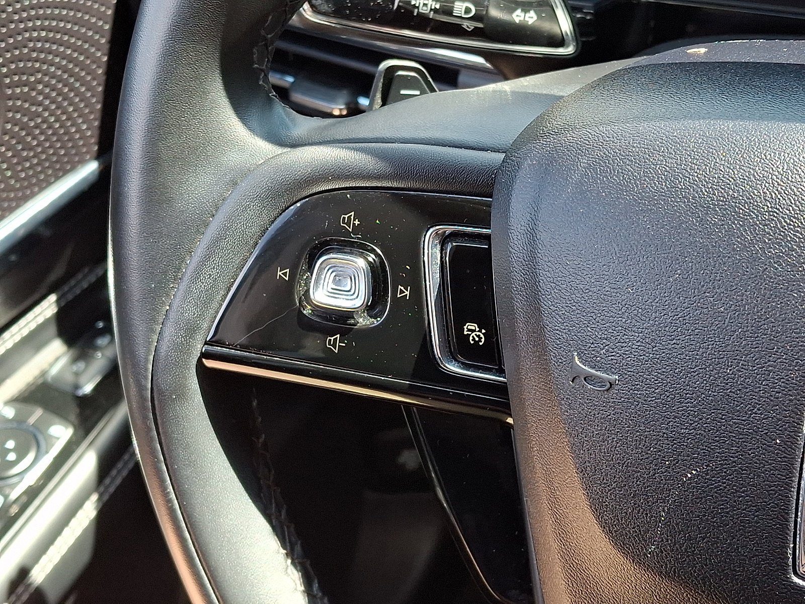 Used 2023 Lincoln Corsair FWD image 20