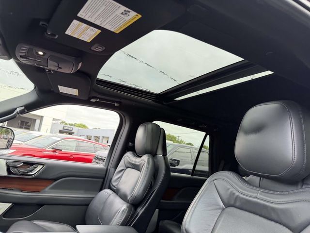 Used 2023 Lincoln Navigator Reserve AWD/4WD image 11