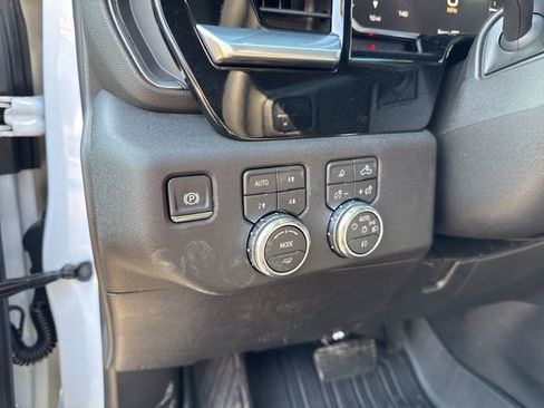 New 2026 GMC Sierra 2500 SLT w/ SLT Convenience Package AWD/4WD image 10