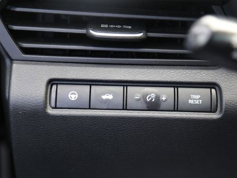 Used 2021 Nissan Altima 2.5 SV w/ SV Premium Package image 12