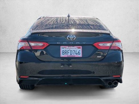 Used 2020 Toyota Camry SE image 7