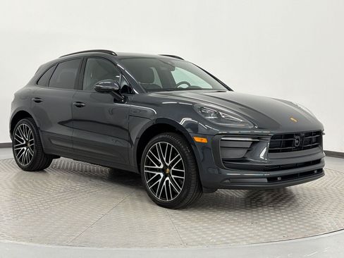 Used 2026 Porsche Macan AWD/4WD image 7