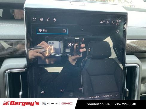 New 2026 GMC Yukon XL Elevation image 15