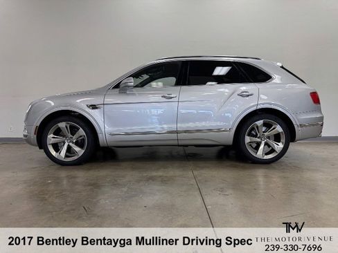 Used 2017 Bentley Bentayga Mulliner Driving Specification image 4
