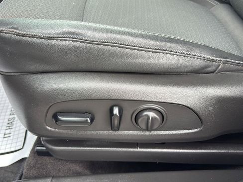 Used 2021 Buick Encore GX Preferred w/ Cold Weather Comfort Package FWD image 11