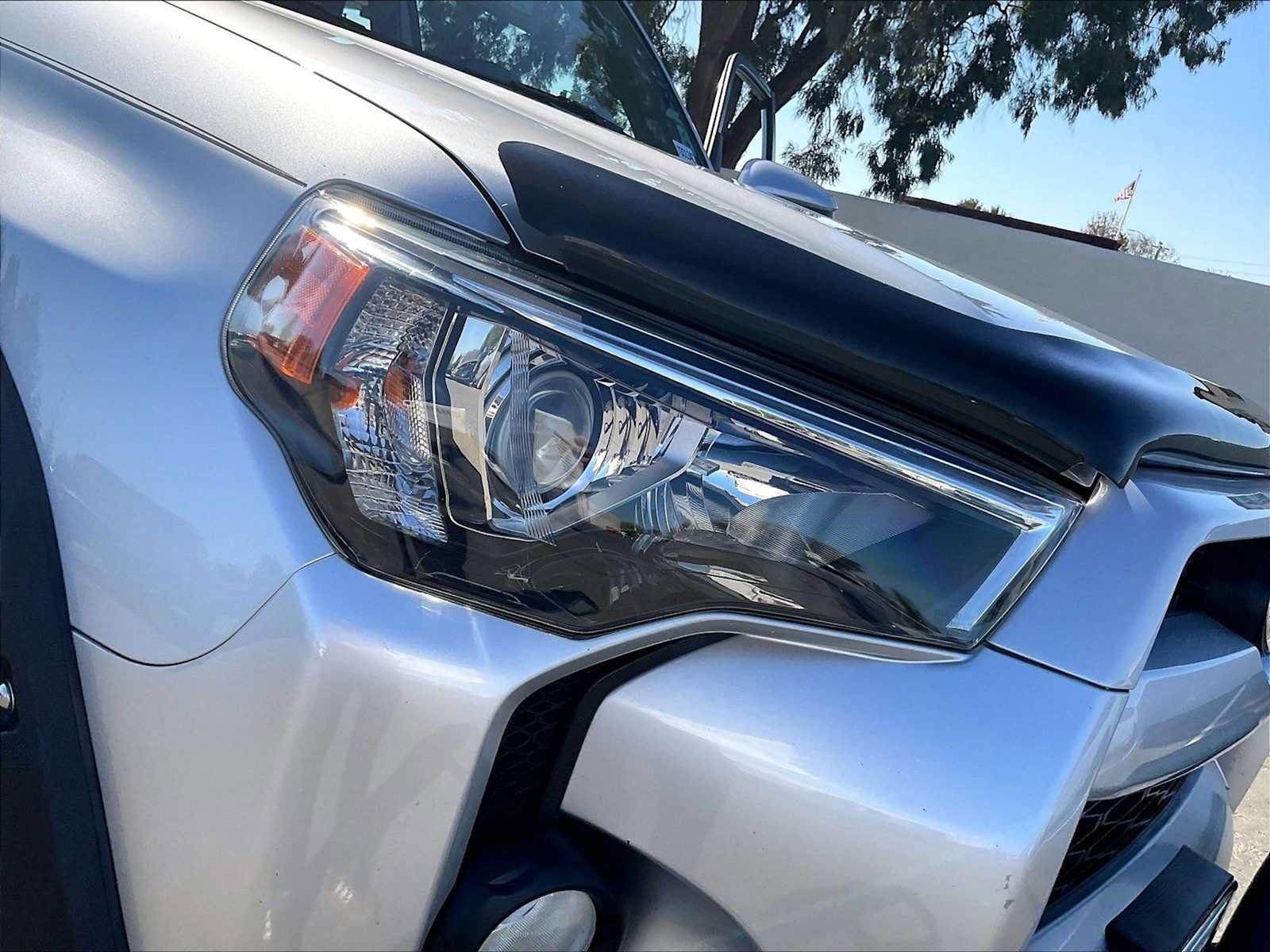 Used 2016 Toyota 4Runner SR5 AWD/4WD image 31