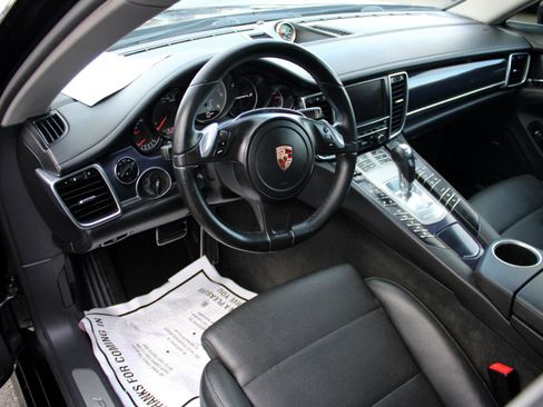 Used 2013 Porsche Panamera S image 23