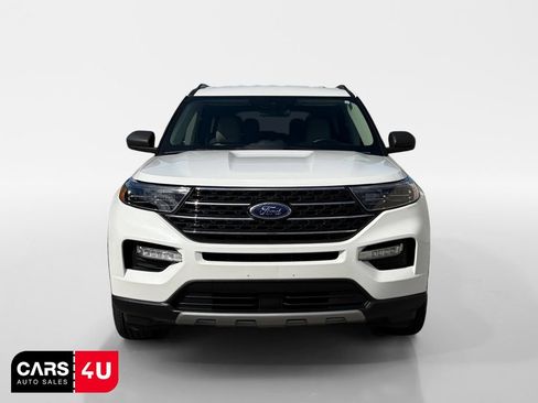 Used 2022 Ford Explorer XLT w/ Equipment Group 202A AWD/4WD image 2