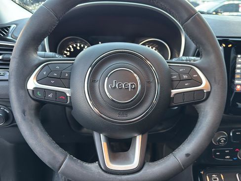 Used 2021 Jeep Compass Latitude image 17