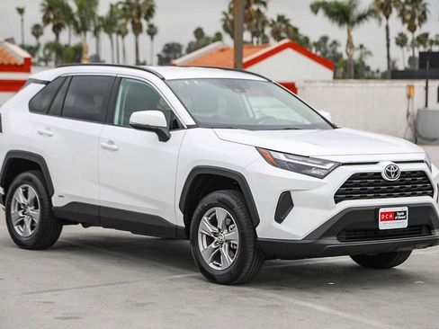 Certified 2025 Toyota RAV4 XLE image 5