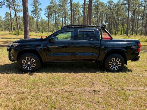 Used 2023 Chevrolet Colorado Z71 w/ Z71 Convenience Package 2 AWD/4WD image 2