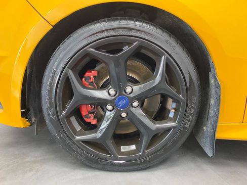 Used 2015 Ford Focus ST w/ Equipment Group 401A image 16