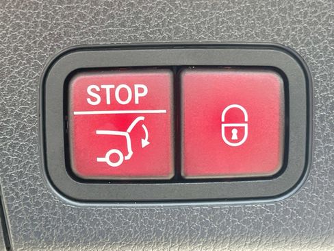 Used 2024 Mercedes-Benz GLB 250 image 22
