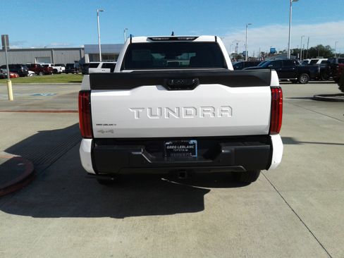 Used 2025 Toyota Tundra SR5 w/ SR5 Convenience Package image 6