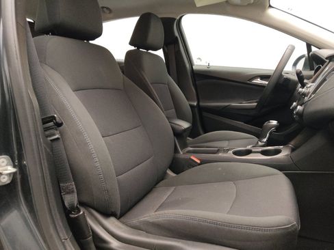 Used 2018 Chevrolet Cruze LT w/ Sun And Sound Package image 21