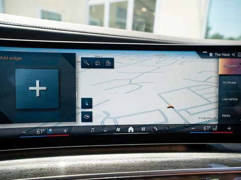Used 2023 BMW i7 xDrive60 AWD/4WD image 37