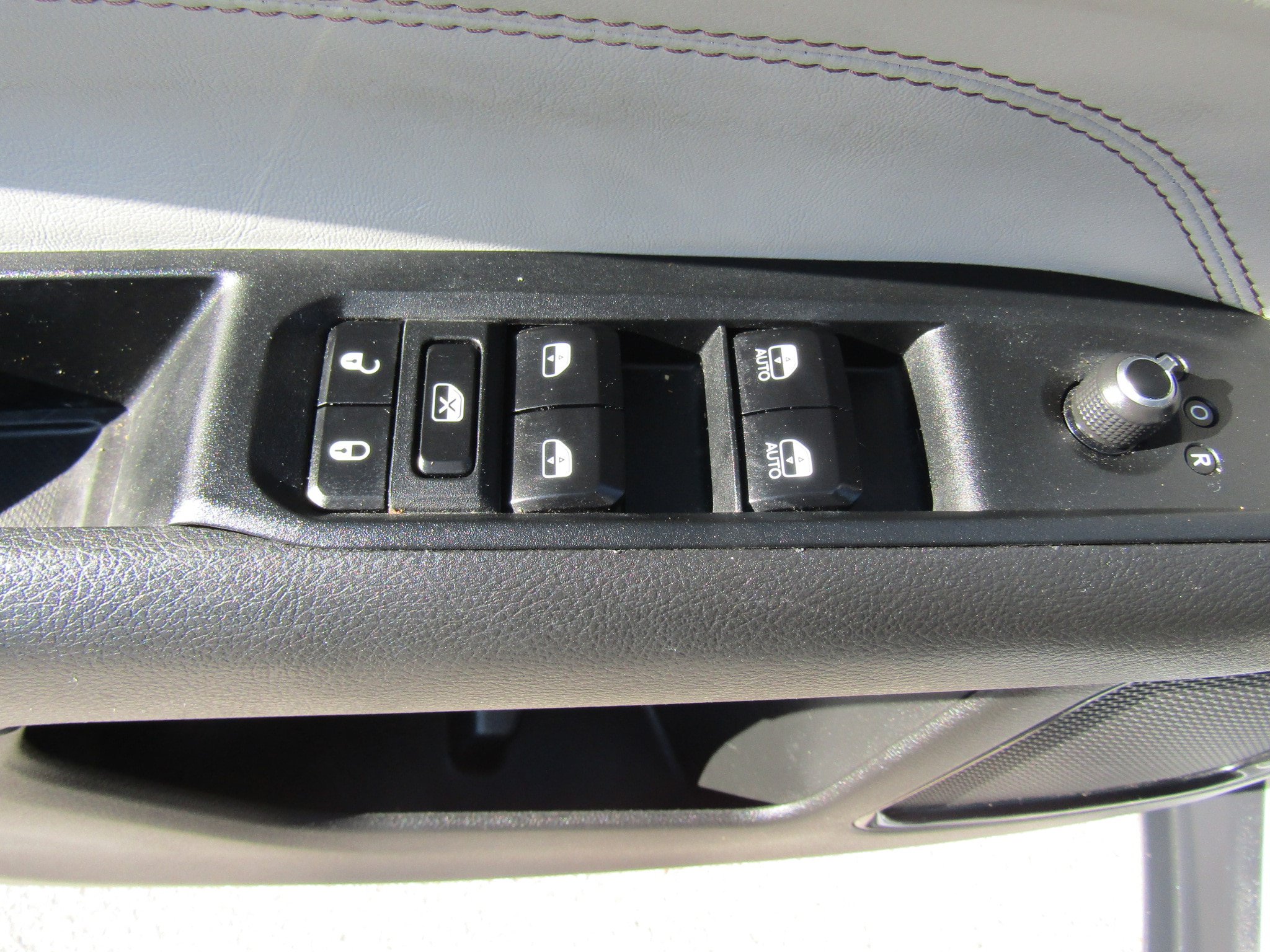 Used 2025 Jeep Compass Limited AWD/4WD image 20