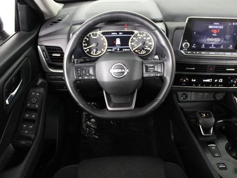 Certified 2025 Nissan Rogue SV image 7