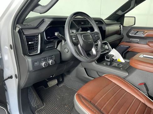 Certified 2022 GMC Sierra 1500 Denali Ultimate AWD/4WD image 3