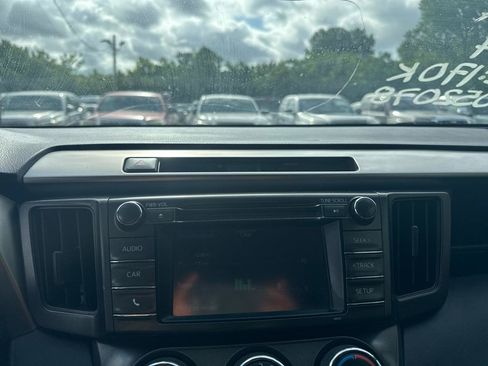 Used 2015 Toyota RAV4 LE FWD image 13