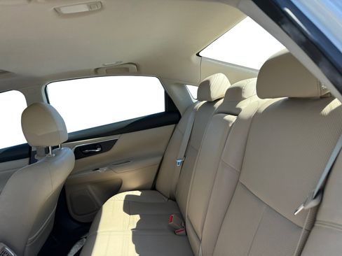 Used 2016 Nissan Altima 2.5 SL w/ 2.5 Technology w/LED Package FWD image 12