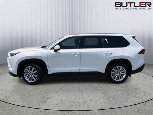 Certified 2024 Toyota Grand Highlander AWD image 2