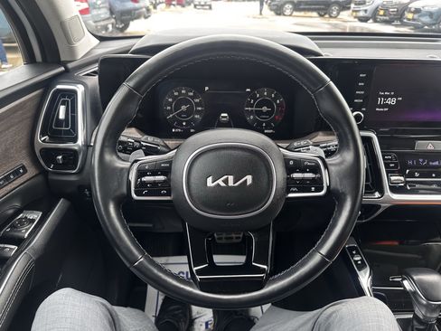 Used 2023 Kia Sorento SX Prestige image 9