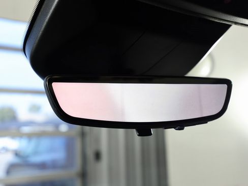 Used 2025 Cadillac Escalade V w/ LPO, ONYX Package image 28