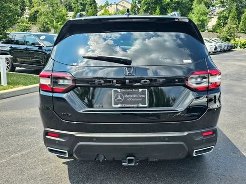 Used 2025 Honda Pilot Black Edition image 9