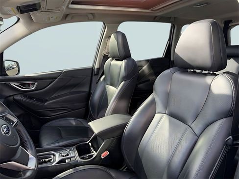 Used 2021 Subaru Forester Limited image 15
