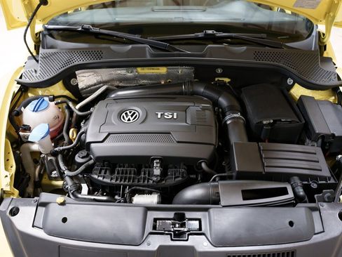 Used 2015 Volkswagen Beetle 1.8T FWD image 24