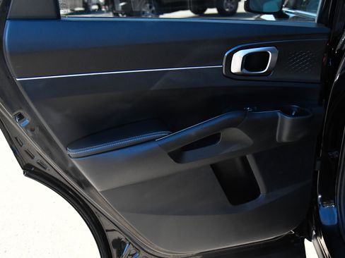 Used 2024 Kia Sorento S FWD image 41