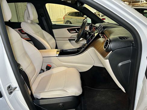 Certified 2025 Mercedes-Benz GLC 300 image 12