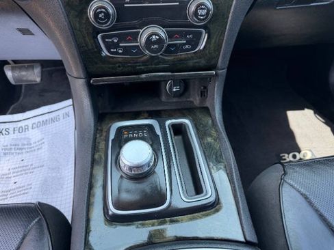 Used 2016 Chrysler 300 C RWD image 19