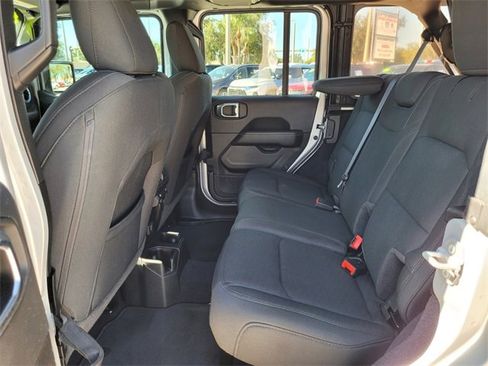 Certified 2022 Jeep Wrangler Unlimited Sahara image 14