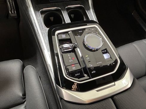 Used 2025 BMW 760i xDrive w/ Executive Package AWD/4WD image 22