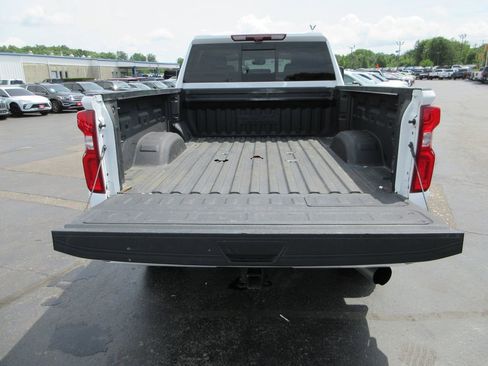 Used 2024 Chevrolet Silverado 2500 High Country w/ Technology Package AWD/4WD image 8