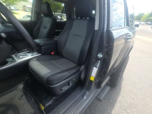 Used 2024 Toyota 4Runner SR5 Premium w/ Moonroof Package AWD/4WD image 4