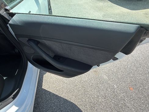 Used 2023 Tesla Model 3 Standard Range image 21