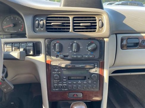 Used 2001 Volvo C70 HT FWD image 17