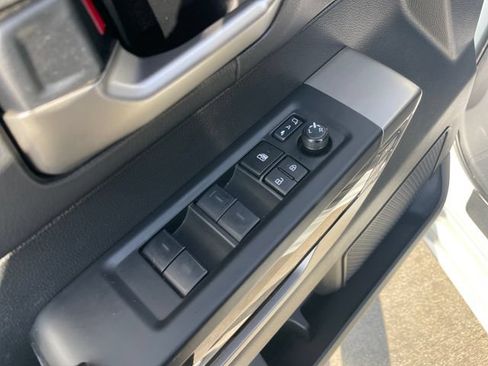 Used 2024 Toyota Tundra Limited AWD/4WD image 21